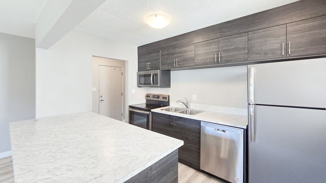 1727 10 St Sw - Photo 6 of 23