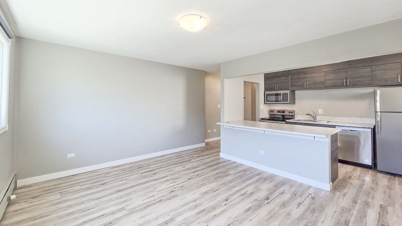 1727 10 St Sw - Photo 7 of 23