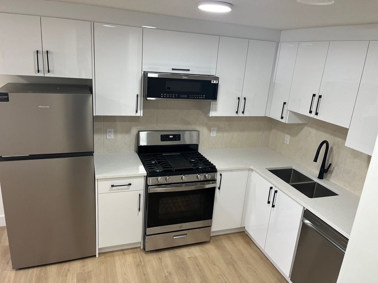 9621 165 St Nw - Photo 2 of 14