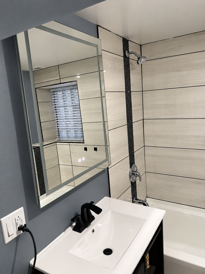 2438 N Oak Park Ave - Photo 3 of 11