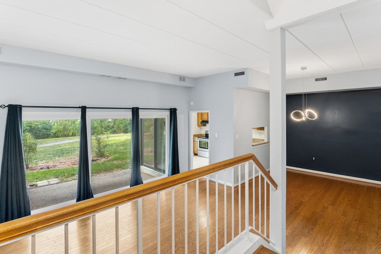 100 Roberts Ln #101