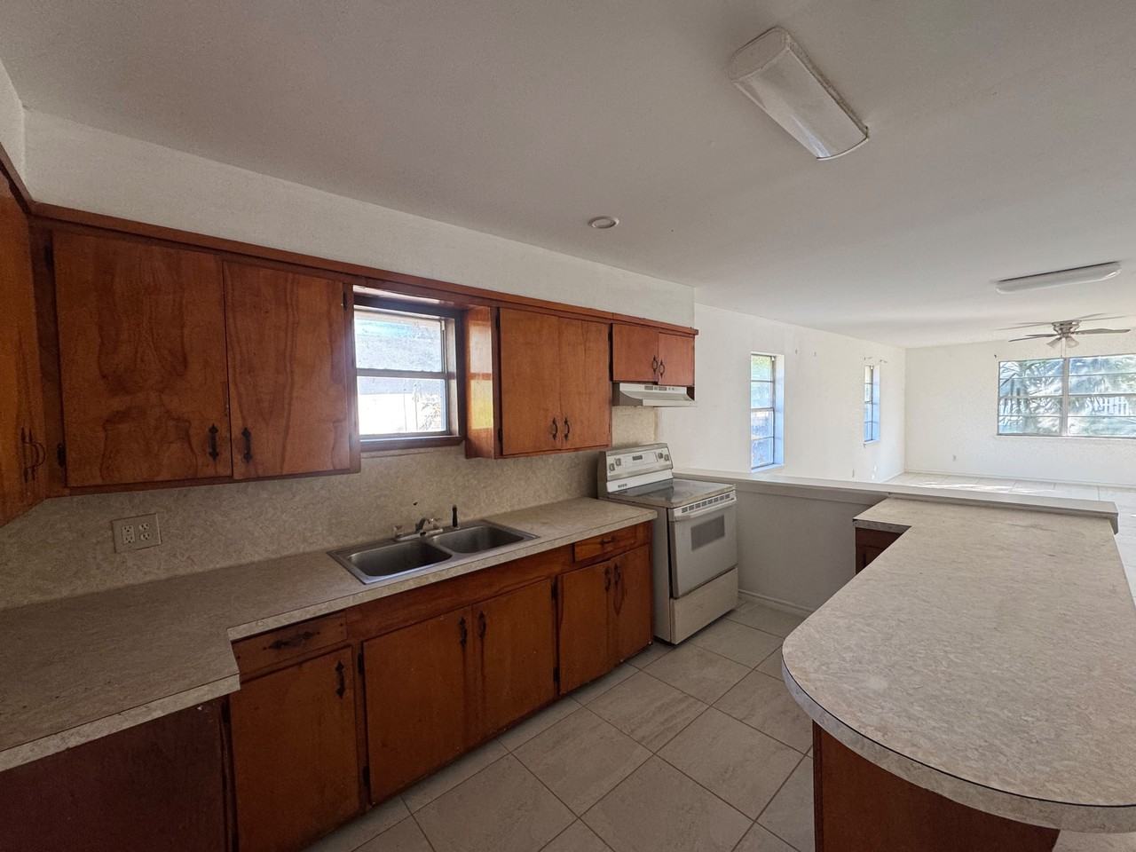 312 S Tio Ave #NA - Photo 2 of 18