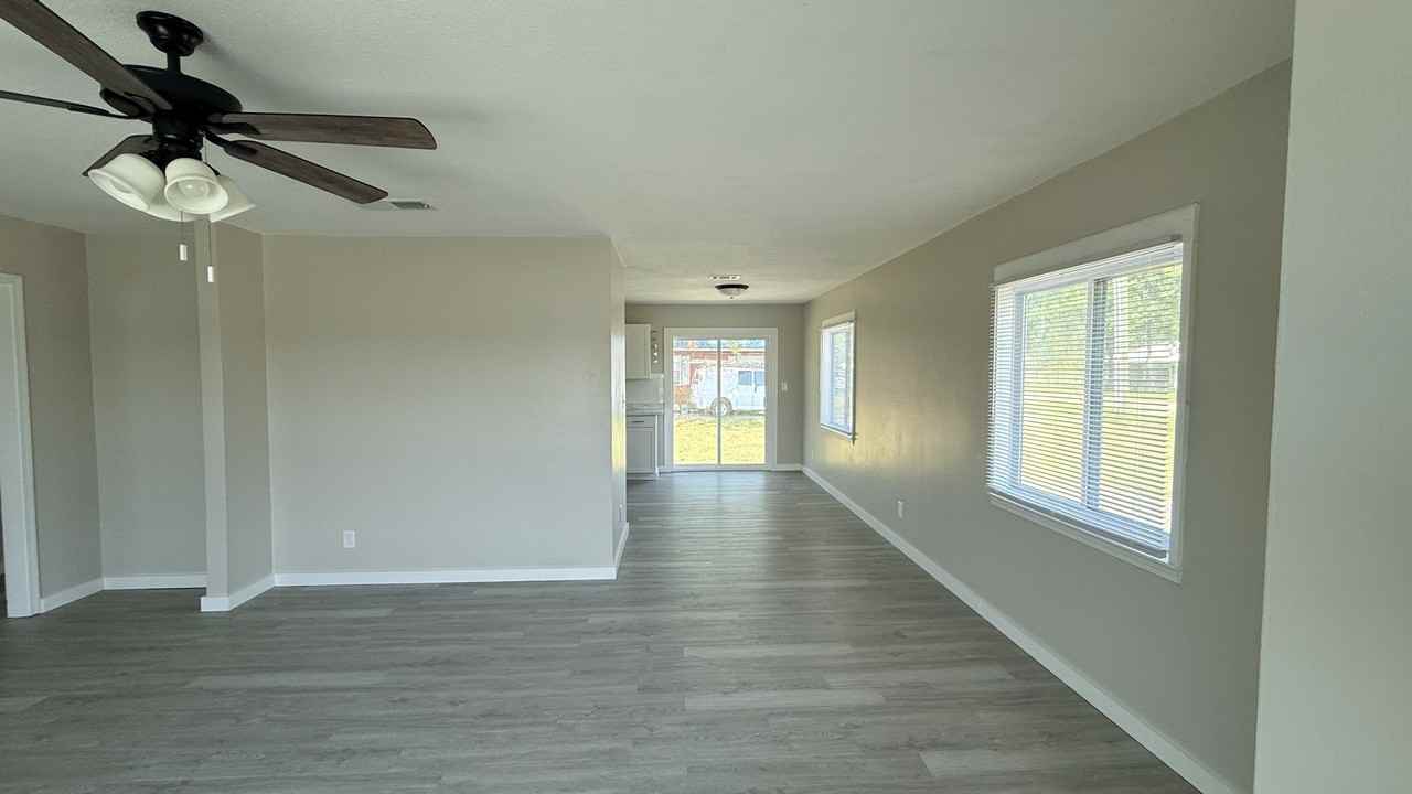 317 N Cedar St #B - Photo 3 of 12