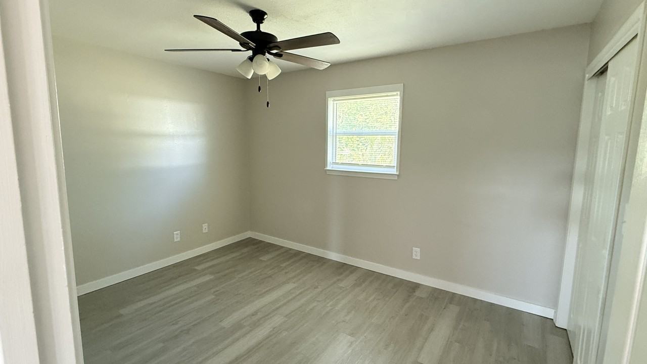 317 N Cedar St #B - Photo 5 of 12