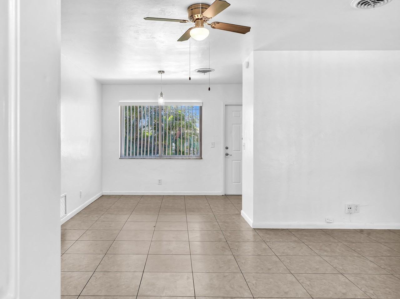 188 Se 27th Way - Photo 6 of 33