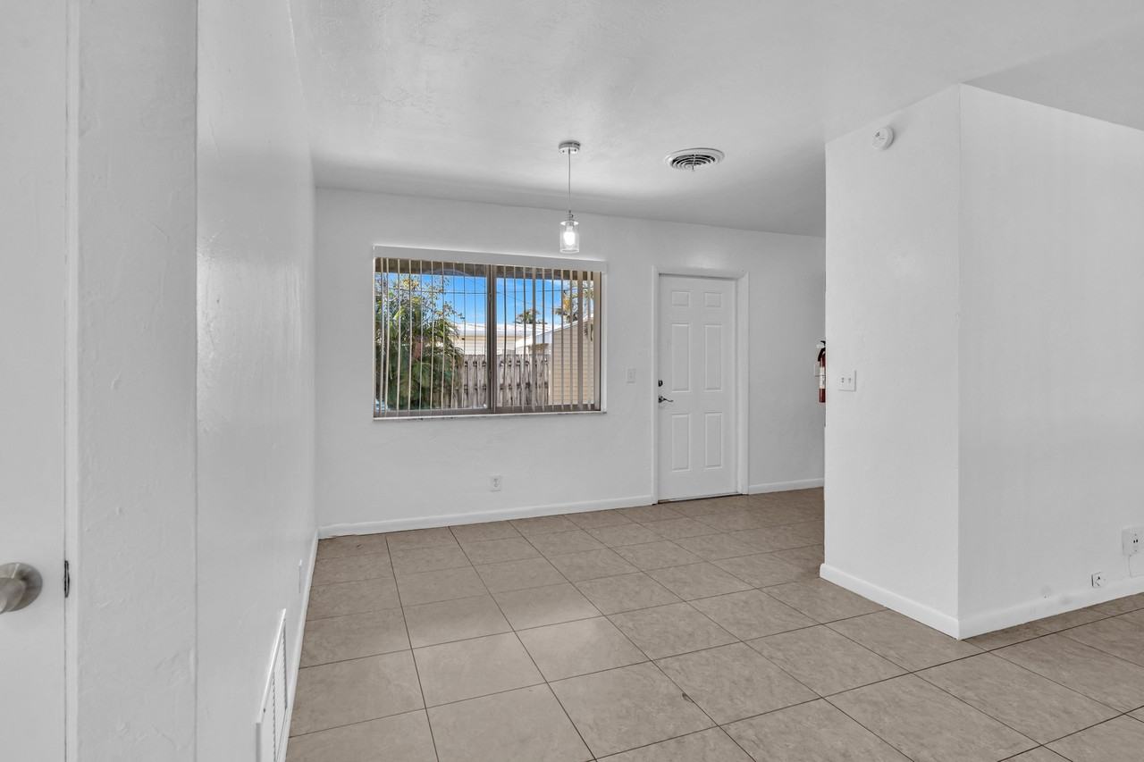 188 Se 27th Way - Photo 7 of 33