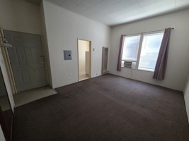 featured image of 887 Franklin St #7