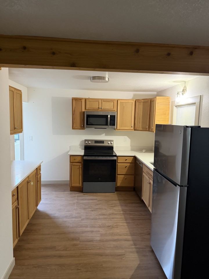 710 Merrill Ave Ne #NA - Photo 2 of 7