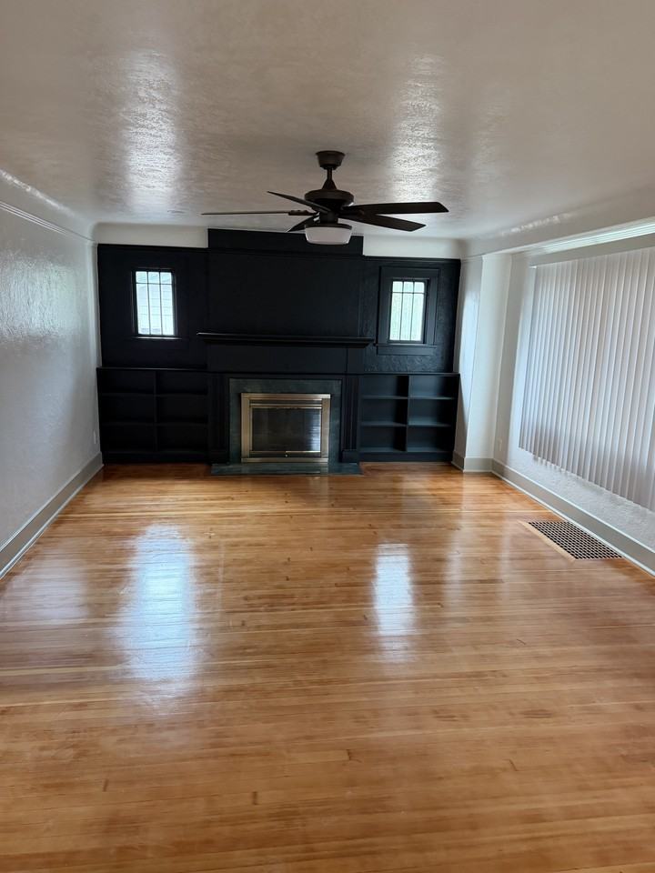 710 Merrill Ave Ne #NA - Photo 4 of 7