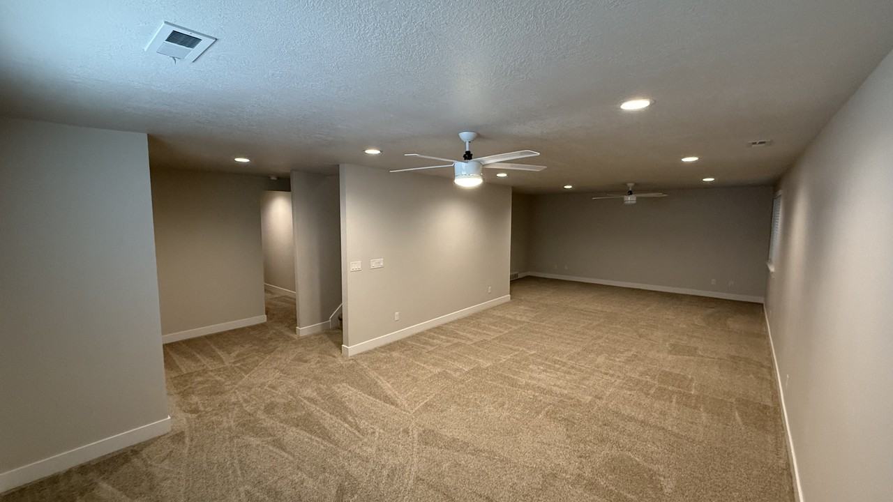 234 N, Glenwood Way #09 - Photo 4 of 13