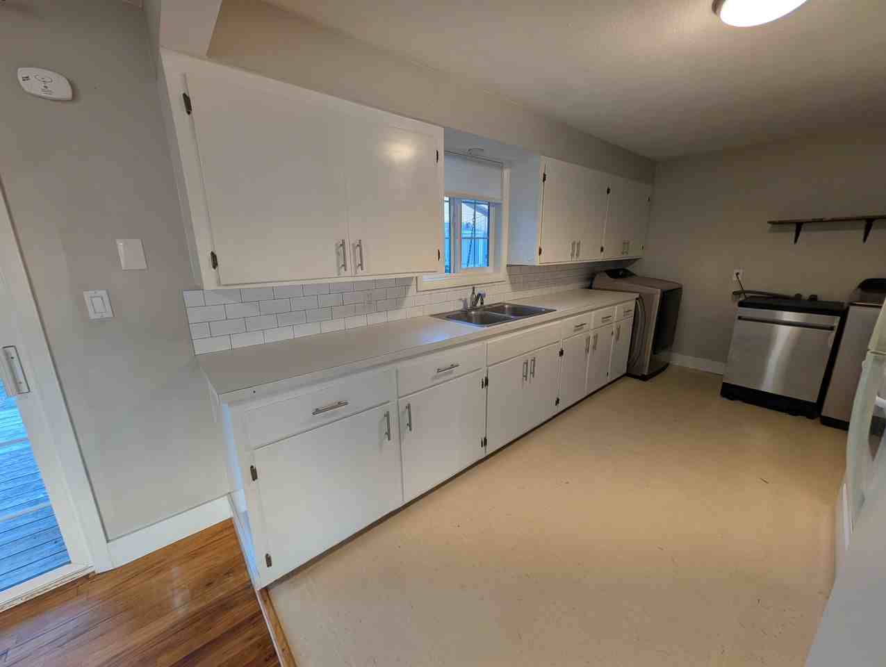 305 Se Atwood Ave #NA - Photo 6 of 16