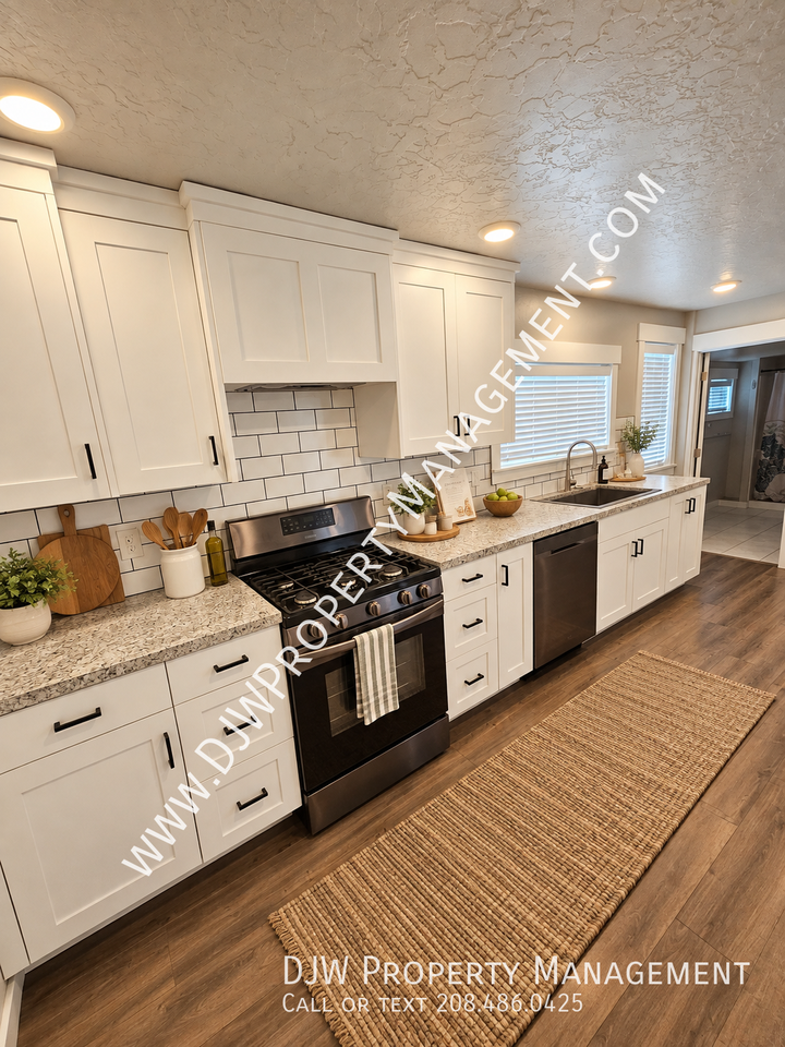 1310 E Chicago St - Photo 5 of 10