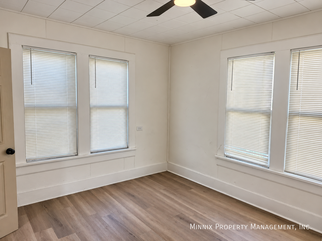 935 S 10th St - Photo 5 of 7
