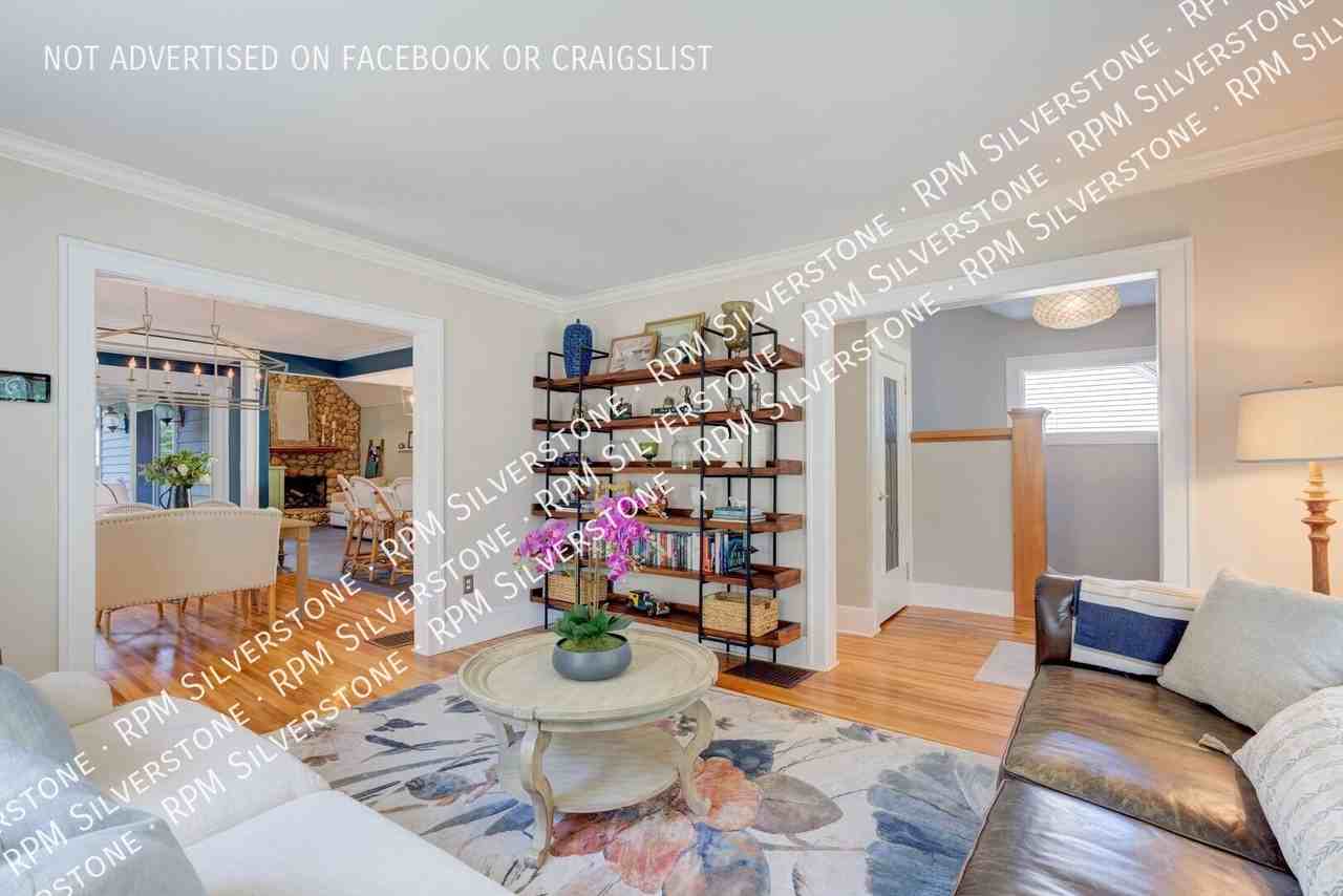 308 E Lawrence Ave - Photo 4 of 48