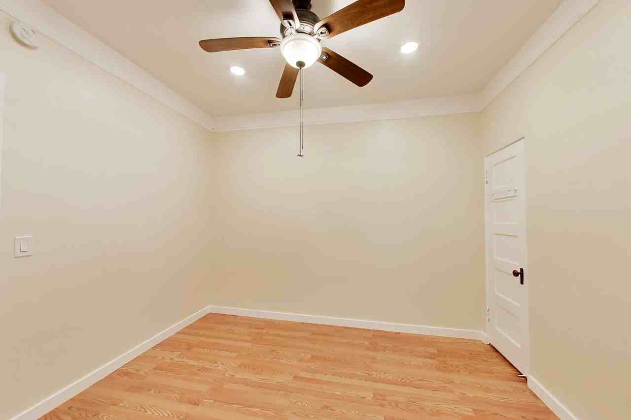 628 Waverley St #08 - Photo 5 of 14
