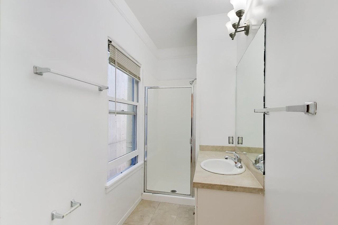 628 Waverley St #08 - Photo 7 of 14