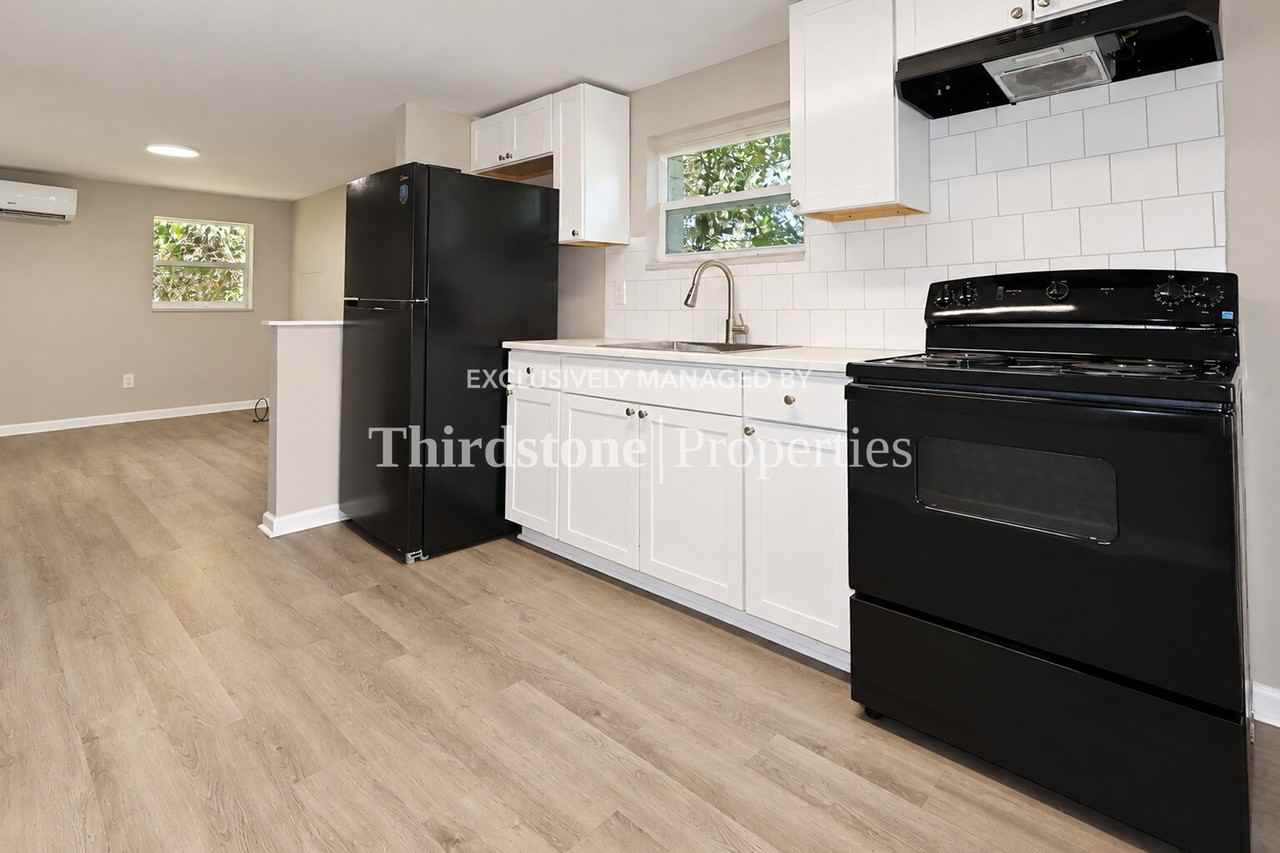 7352 Linda Dr - Photo 3 of 16