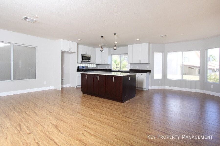 262 Via Malorca St - Photo 5 of 29