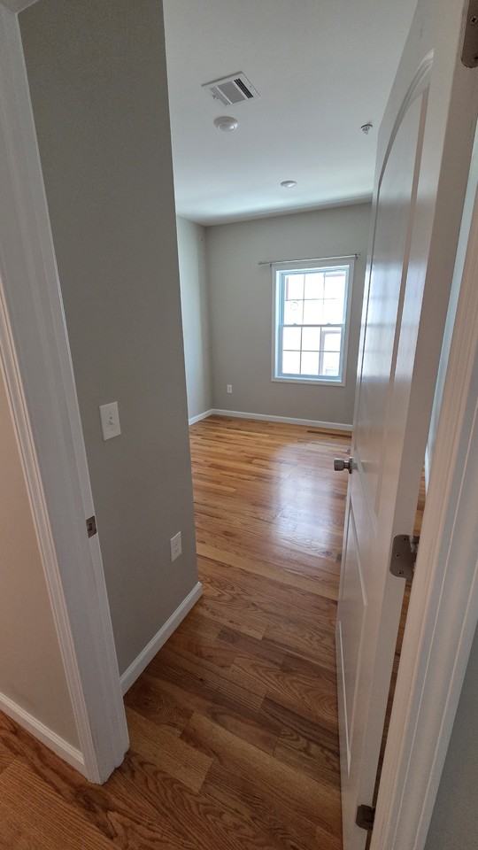 391 New York Ave #2 - Photo 4 of 10