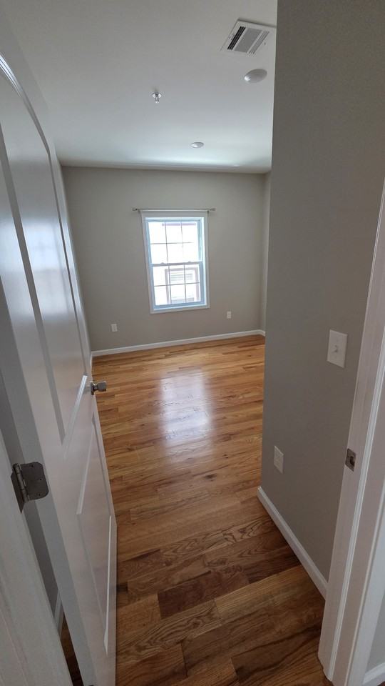 391 New York Ave #2 - Photo 6 of 10