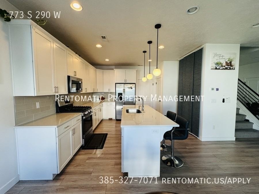 773 S 290 W - Photo 2 of 37