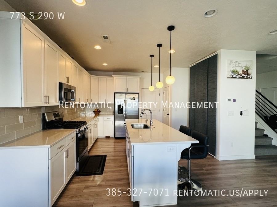 773 S 290 W - Photo 3 of 37