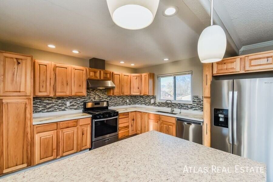 6922 Cattlemans Trl - Photo 4 of 34