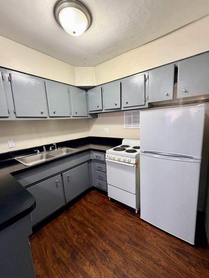 1556 Alexandria Dr #2AZ3 - Photo 2 of 10