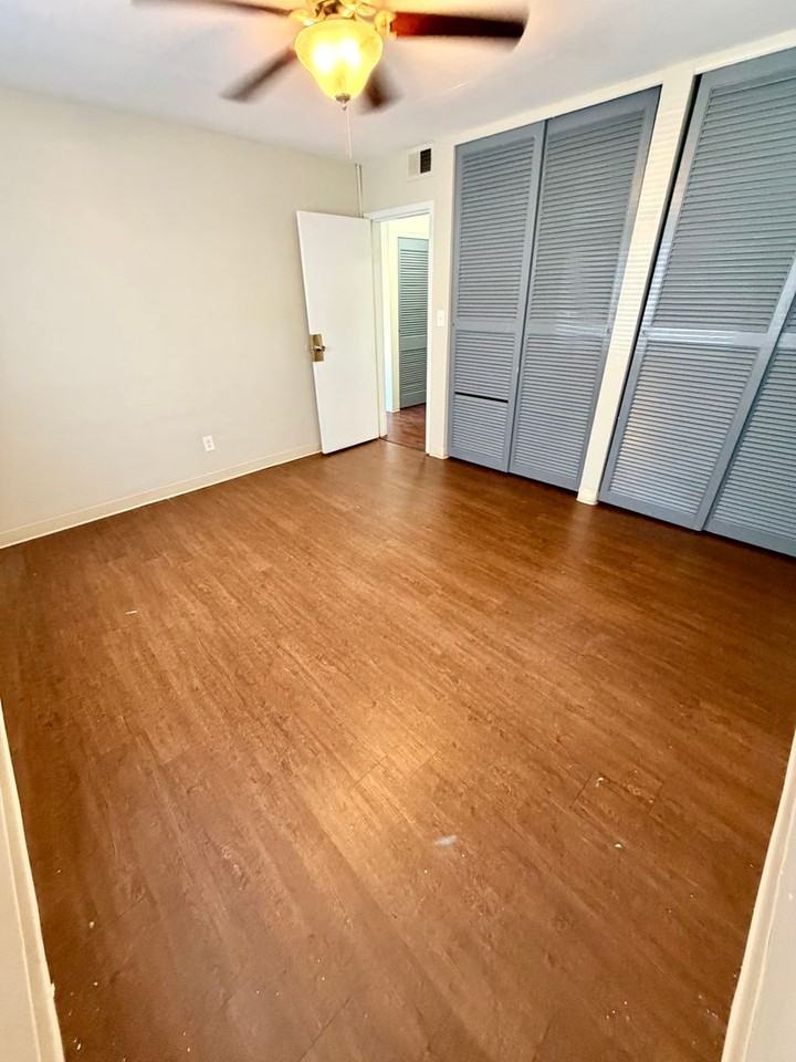 1556 Alexandria Dr #2AZ3 - Photo 5 of 10