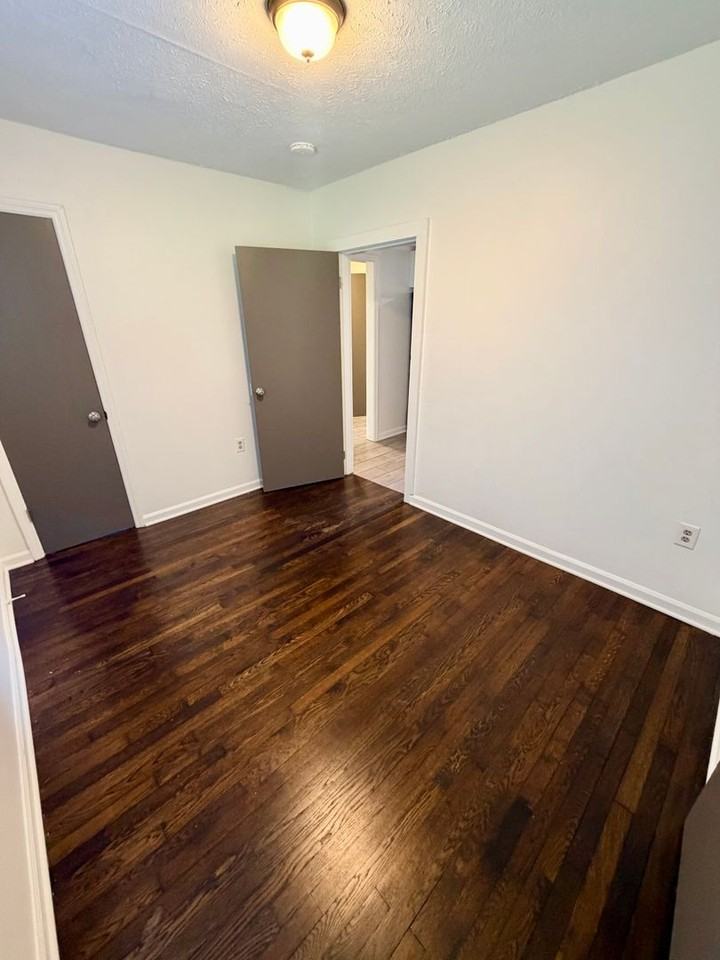 133 Brown Ave - Photo 6 of 14