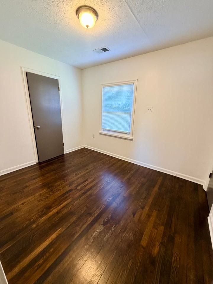 133 Brown Ave - Photo 7 of 14
