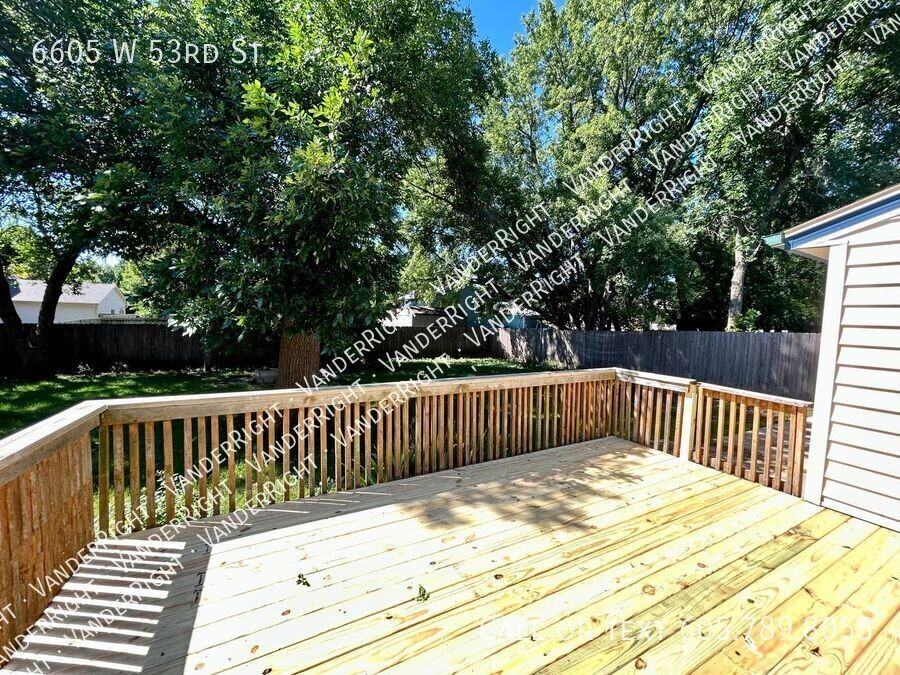 6605 W 53rd St - Photo 4 of 38