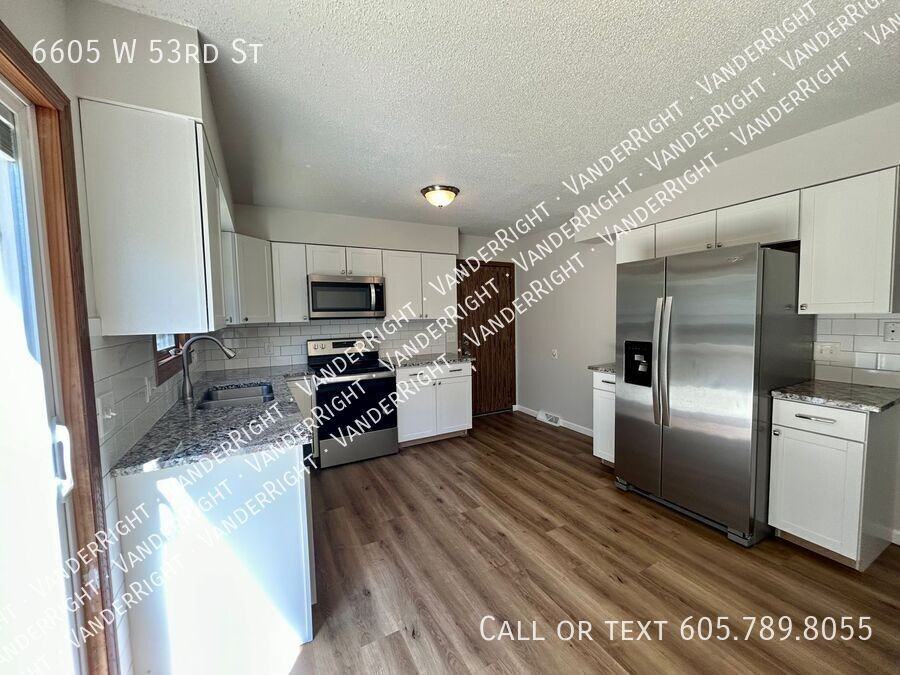 6605 W 53rd St - Photo 5 of 38