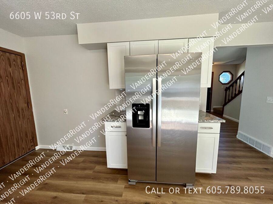 6605 W 53rd St - Photo 6 of 38