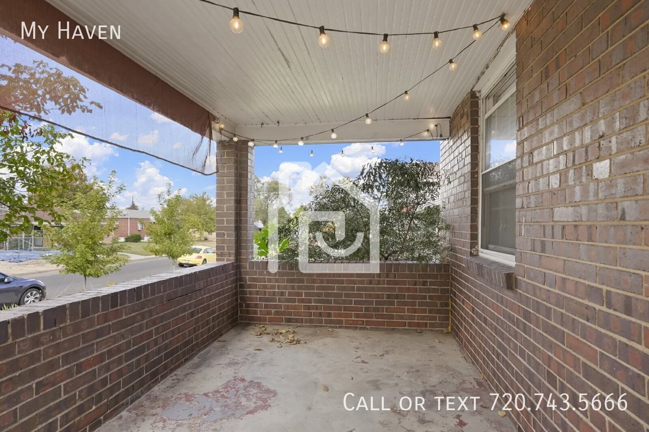 3430 N Harrison St - Photo 3 of 28