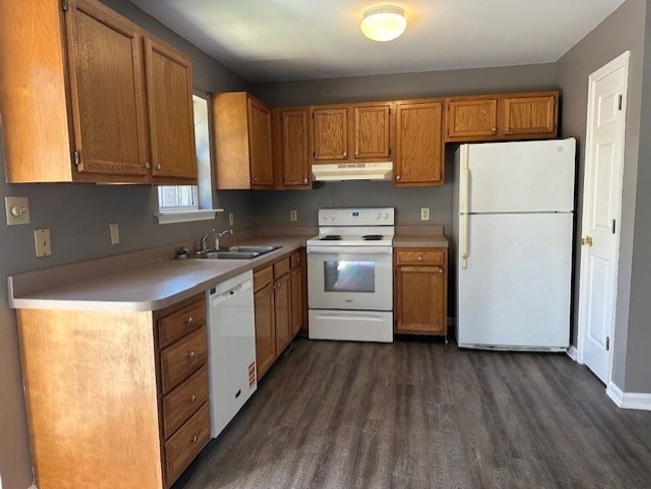24 Petersburg Ln - Photo 5 of 16