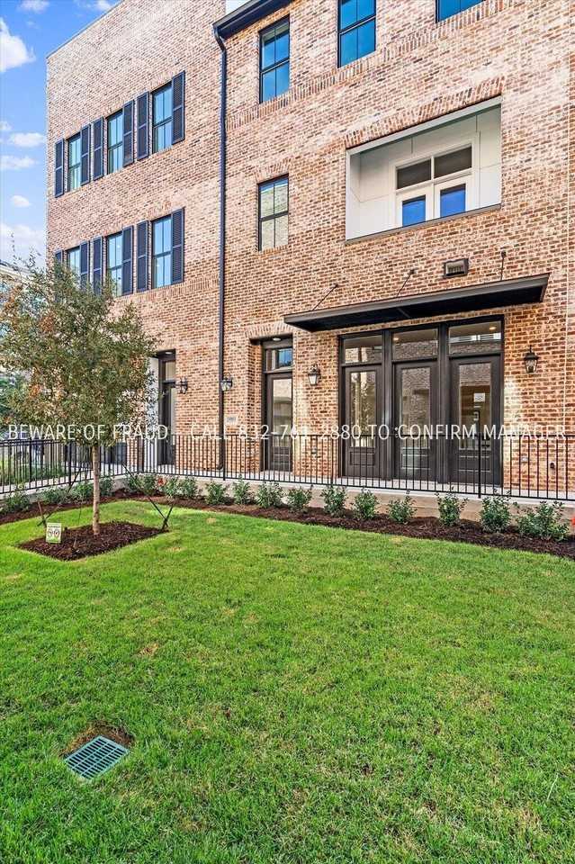 15001 Oak St - Photo 2 of 18