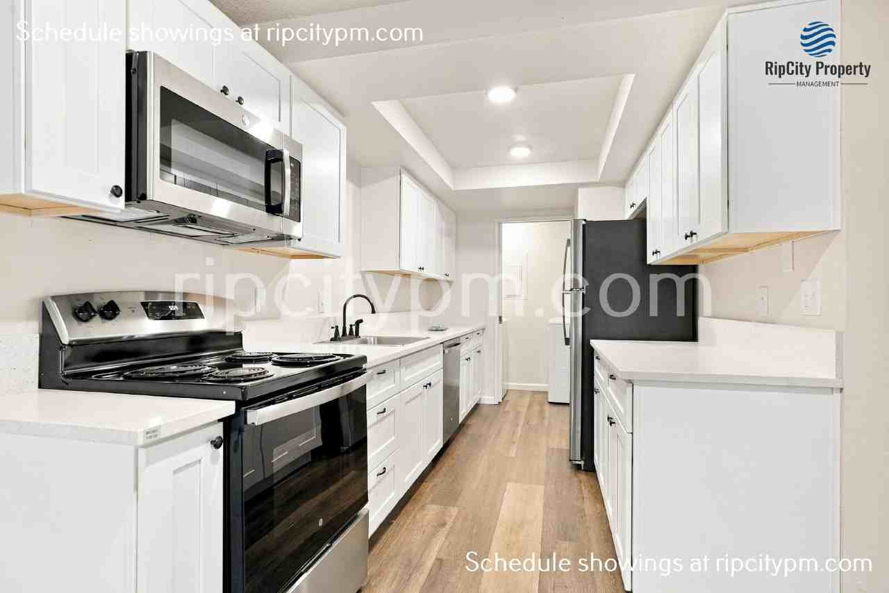 244 Ne 25th Ave