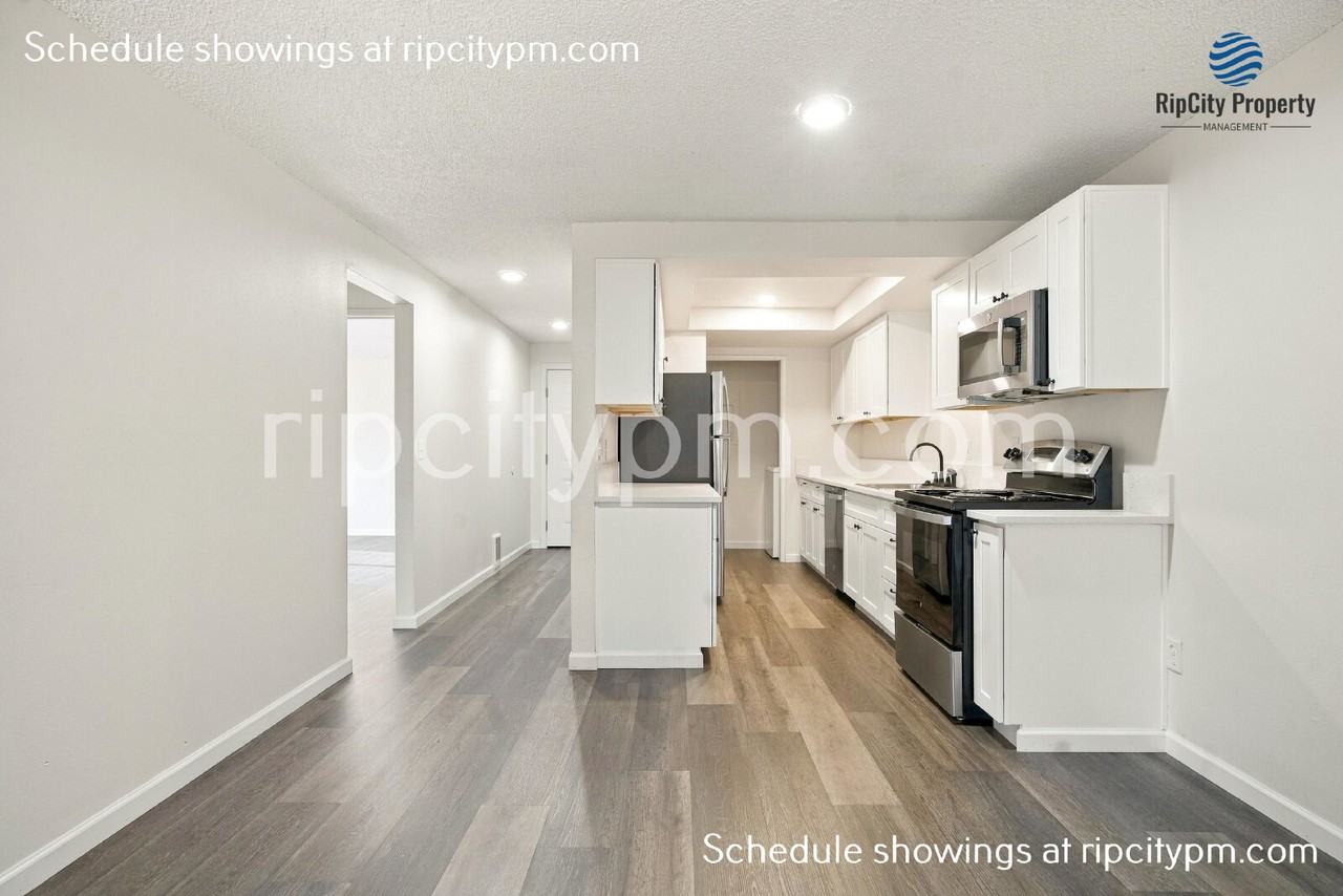 242 Ne 25th Ave - Photo 2 of 44