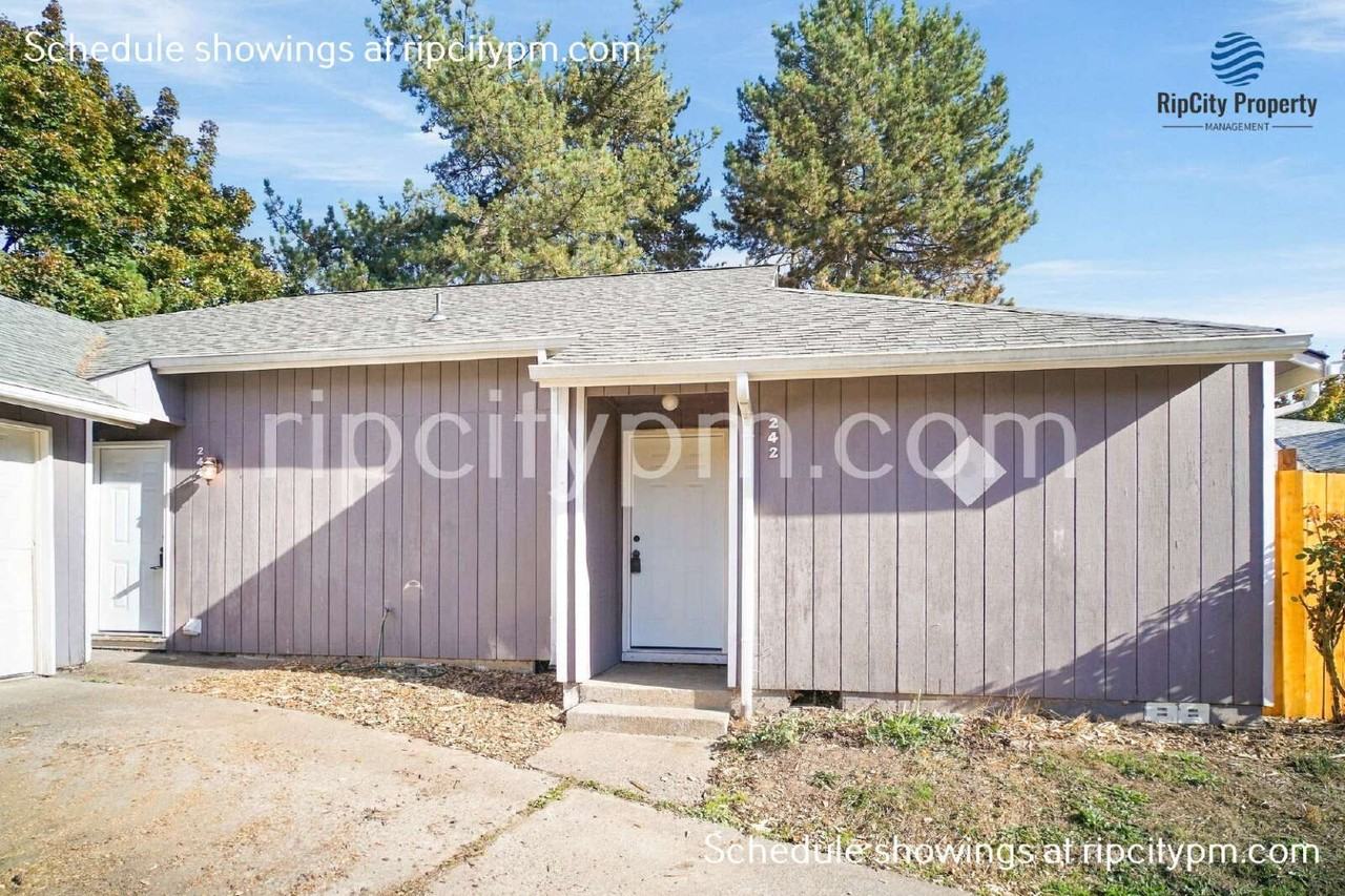 242 Ne 25th Ave - Photo 7 of 44