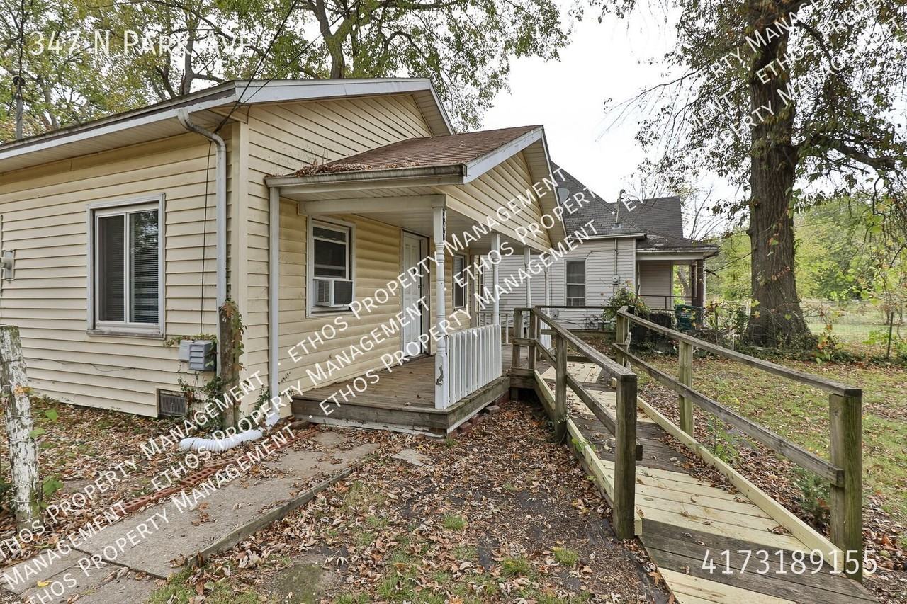 347 N Park Ave - Photo 2 of 9