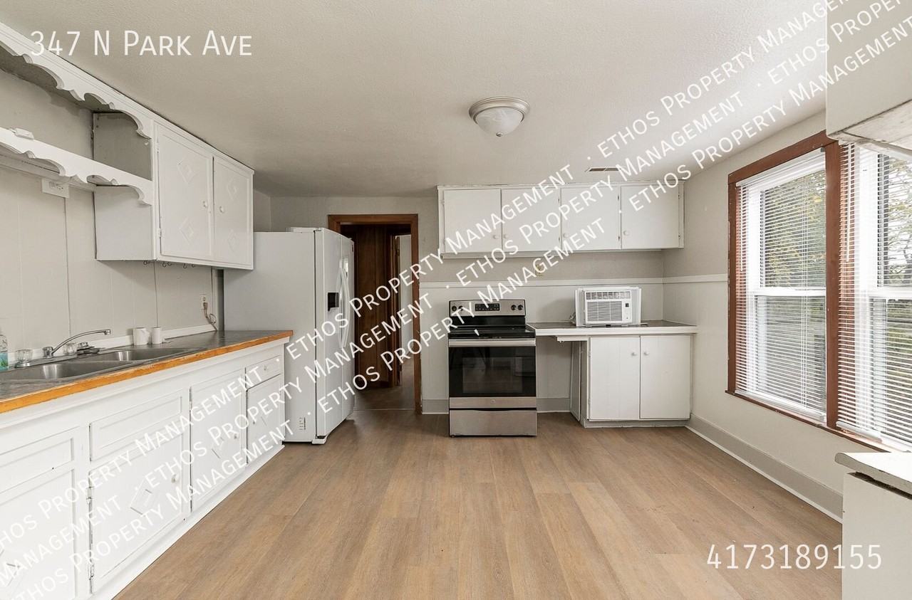 347 N Park Ave - Photo 5 of 9