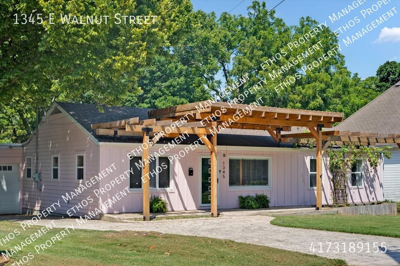 1345 E Walnut St - Photo 5 of 47