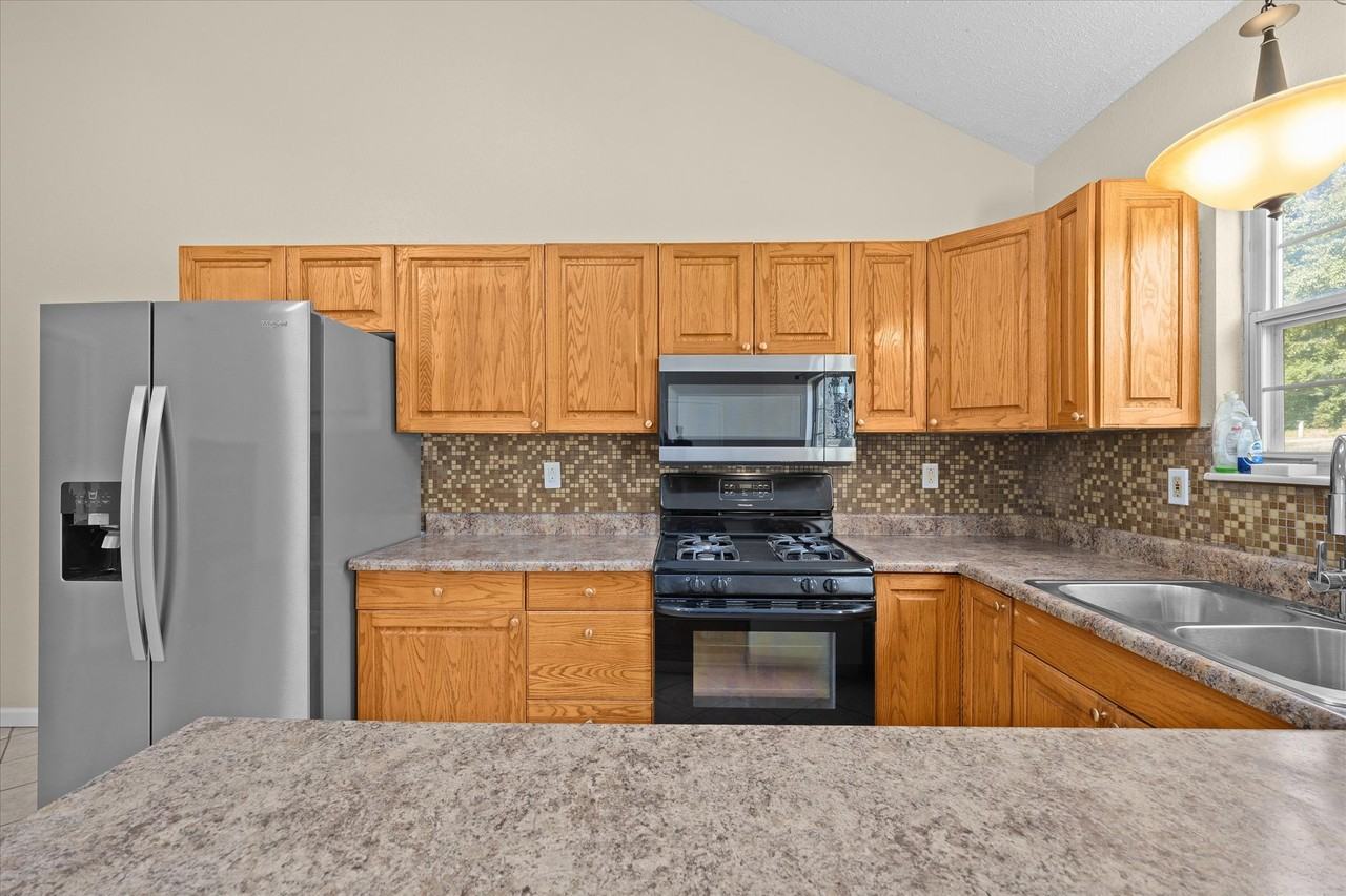 2107 N Keebler Ave #E - Photo 3 of 14