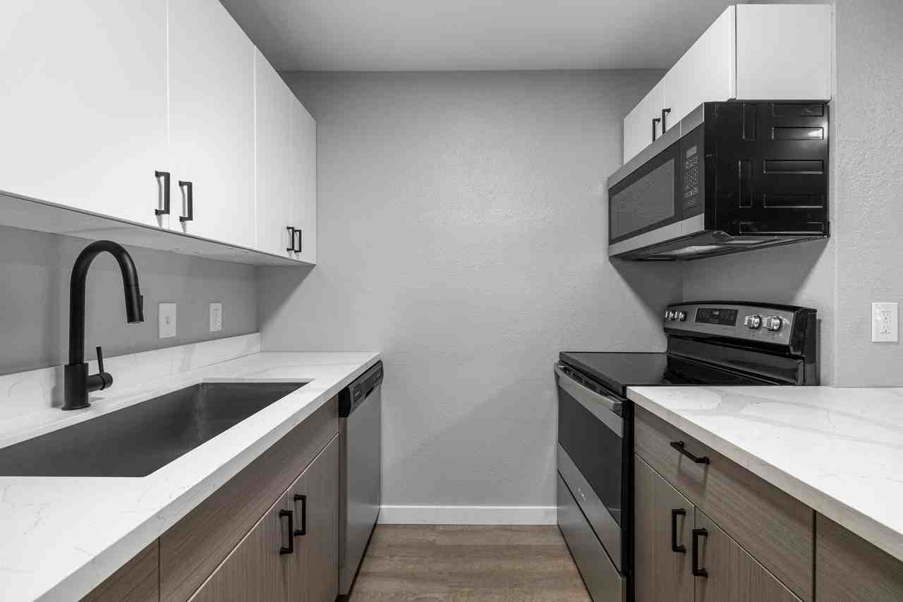 50 Devon Ct #A7 - Photo 3 of 11