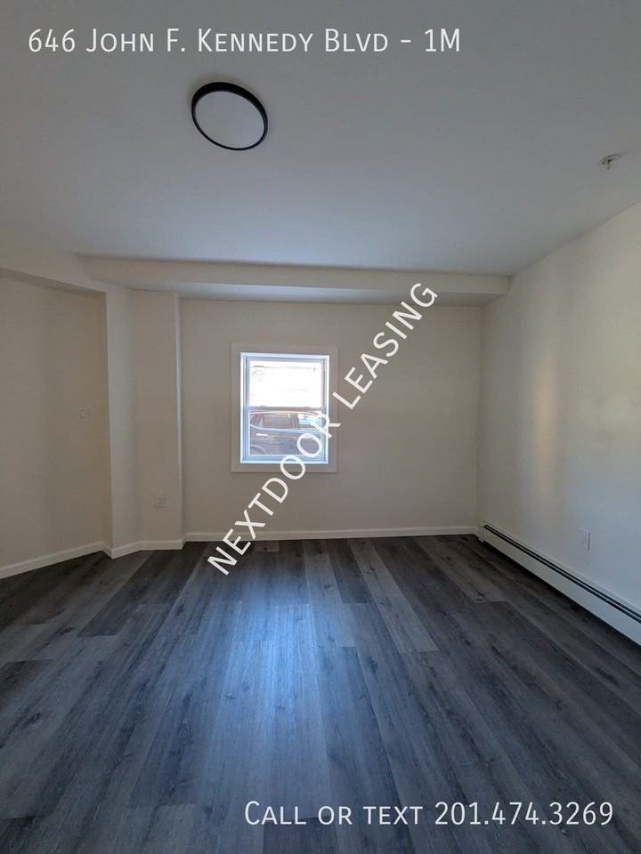 646 Kennedy Blvd #1M - Photo 7 of 8