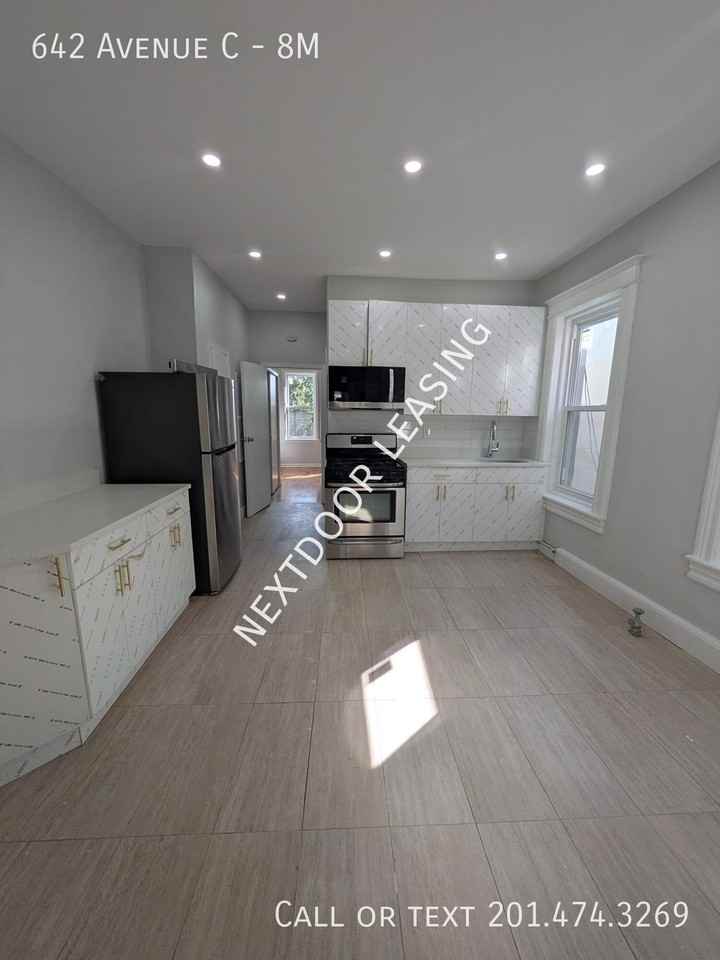 642 Avenue C #8M - Photo 3 of 10