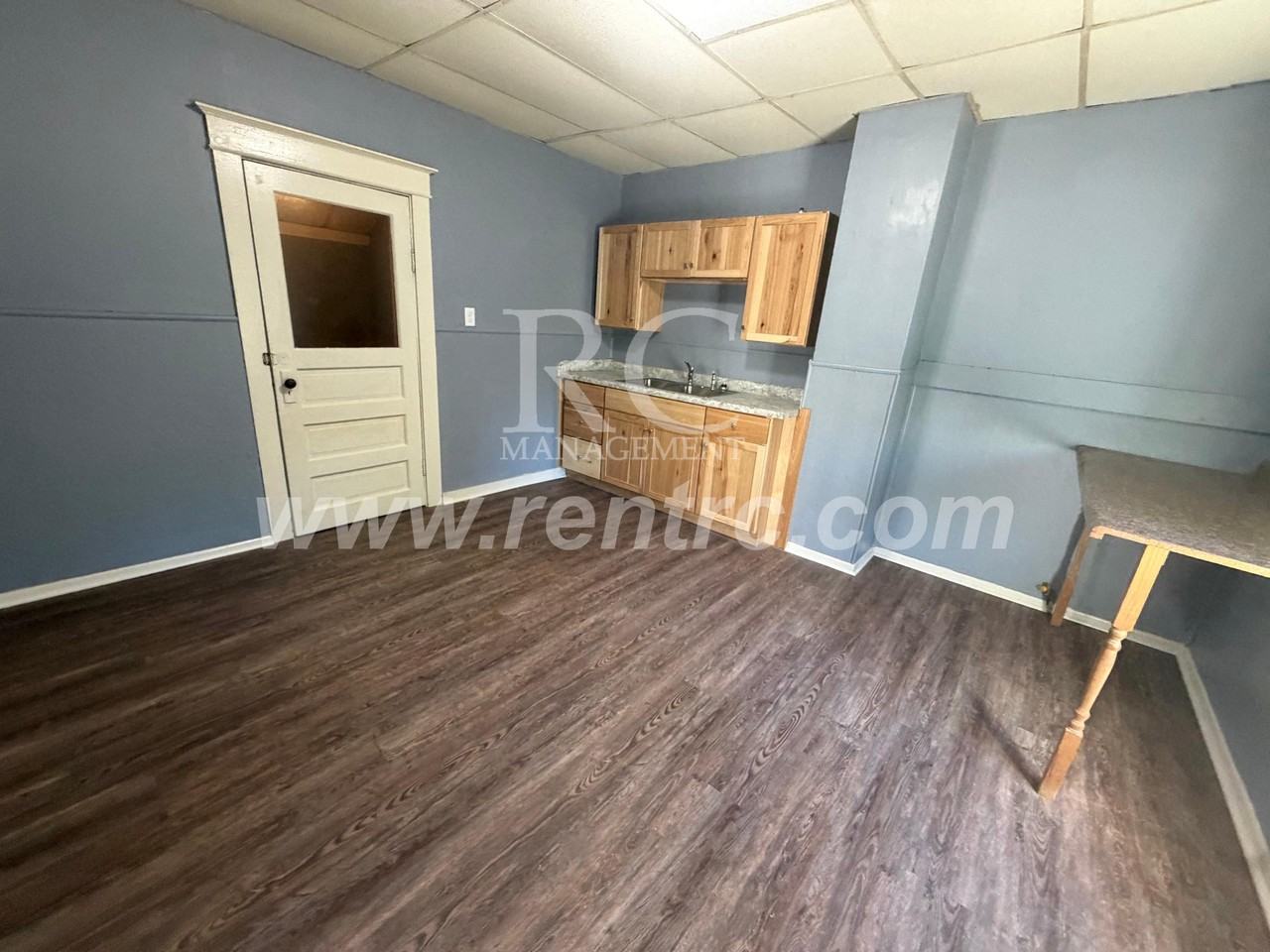 612 E English St #E - Photo 2 of 14