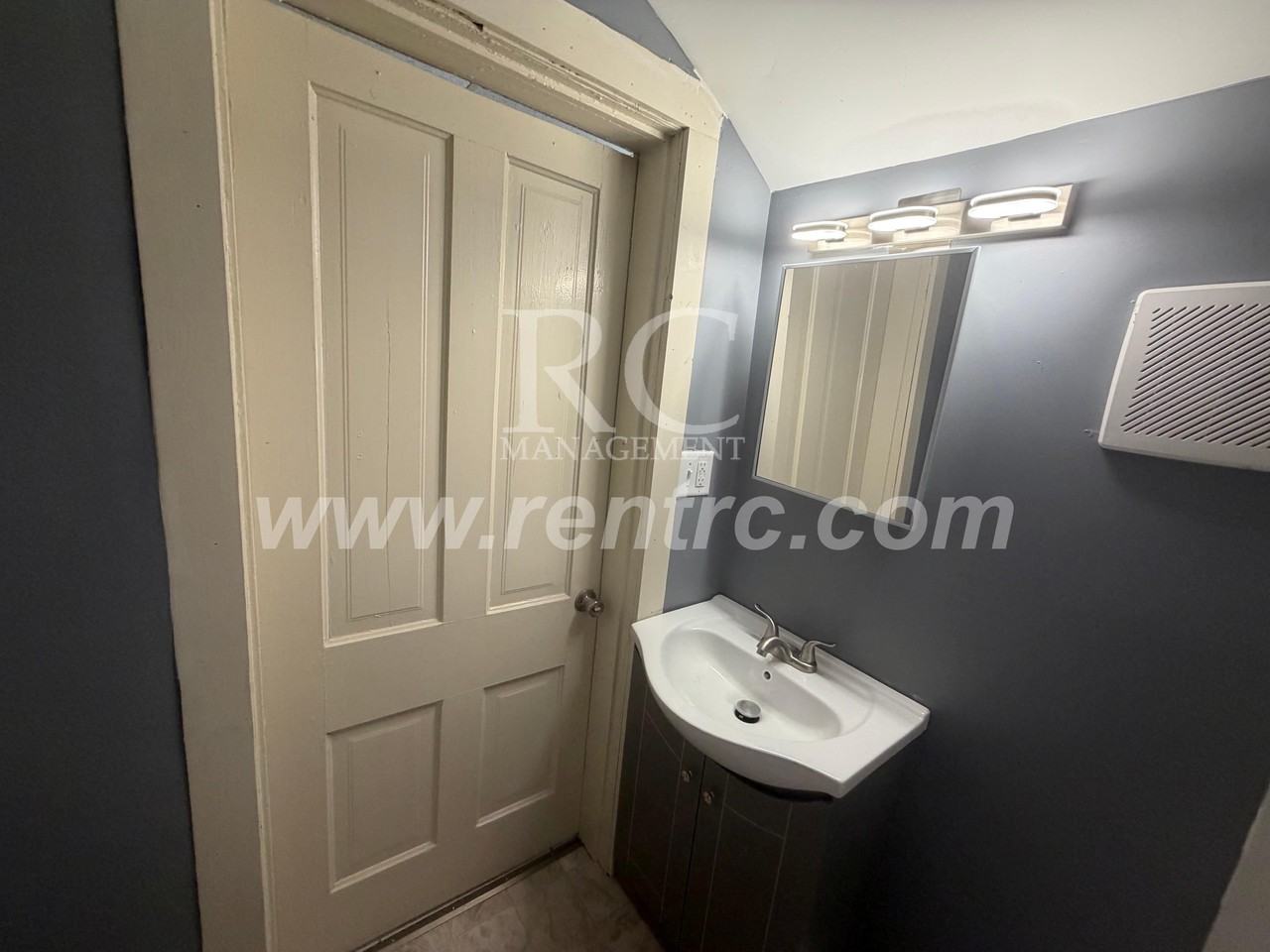 612 E English St #E - Photo 5 of 14