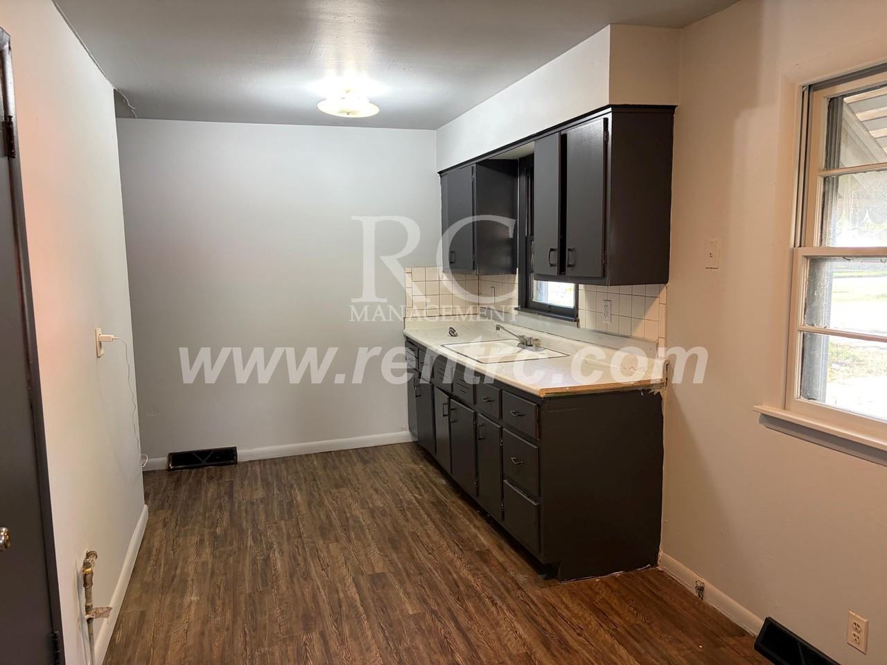 603 Pixley St - Photo 2 of 9